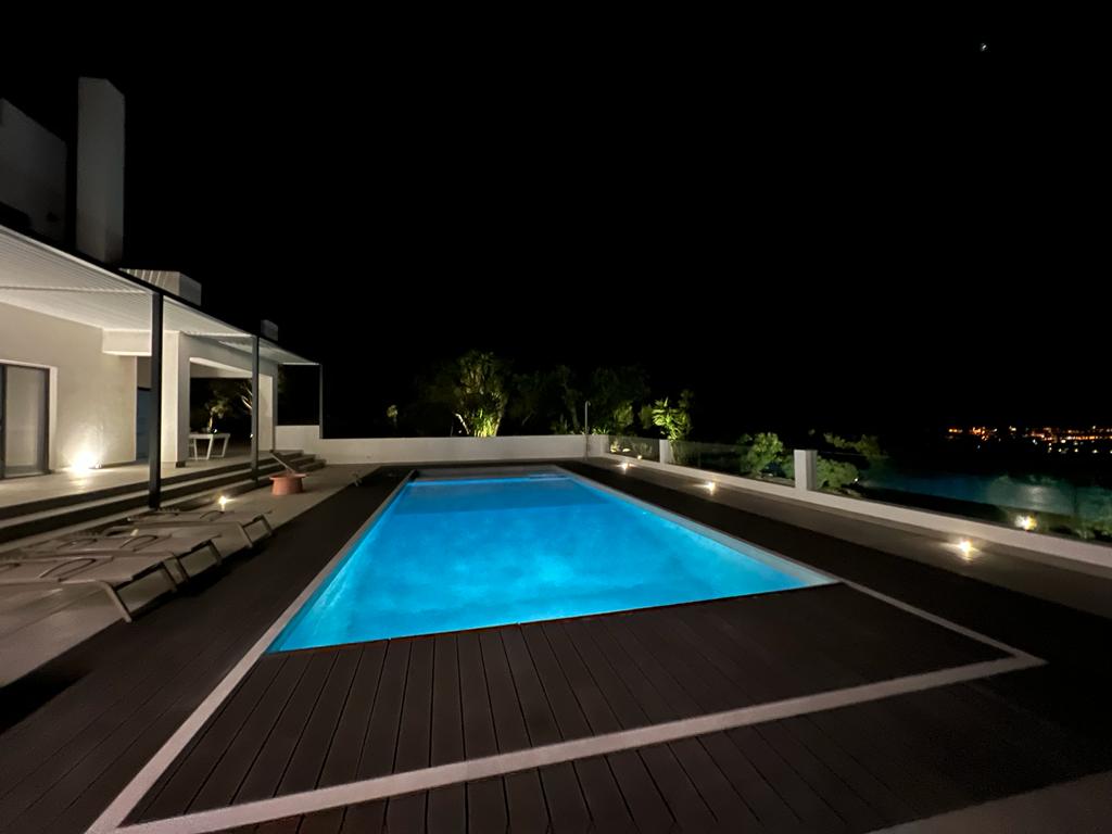 Holidays in Algarve - Portugal - Luxurious private family villa with heated swimming pool and outdoor barbecue, beautiful views with a rooftop for the sunset