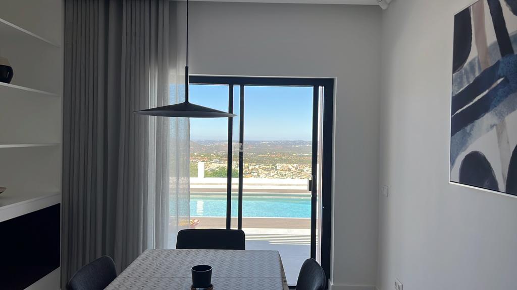 Holidays in Algarve - Portugal - Luxurious private family villa with heated swimming pool and outdoor barbecue, beautiful views with a rooftop for the sunset