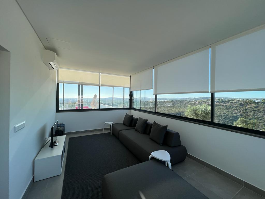 Holidays in Algarve - Portugal - Luxurious private family villa with heated swimming pool and outdoor barbecue, beautiful views with a rooftop for the sunset