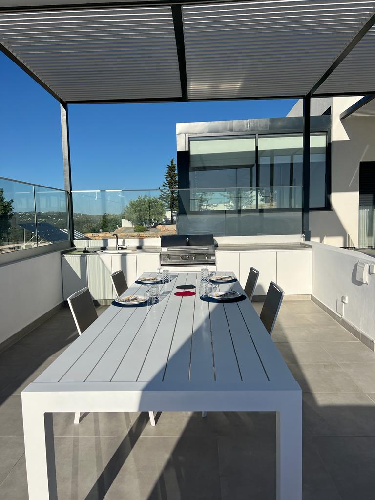 Holidays in Algarve - Portugal - Luxurious private family villa with heated swimming pool and outdoor barbecue, beautiful views with a rooftop for the sunset