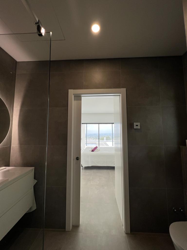 Holidays in Algarve - Portugal - Luxurious private family villa with heated swimming pool and outdoor barbecue, beautiful views with a rooftop for the sunset