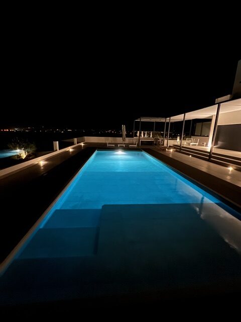 Holidays in Algarve - Portugal - Luxurious private family villa with heated swimming pool and outdoor barbecue, beautiful views with a rooftop for the sunset